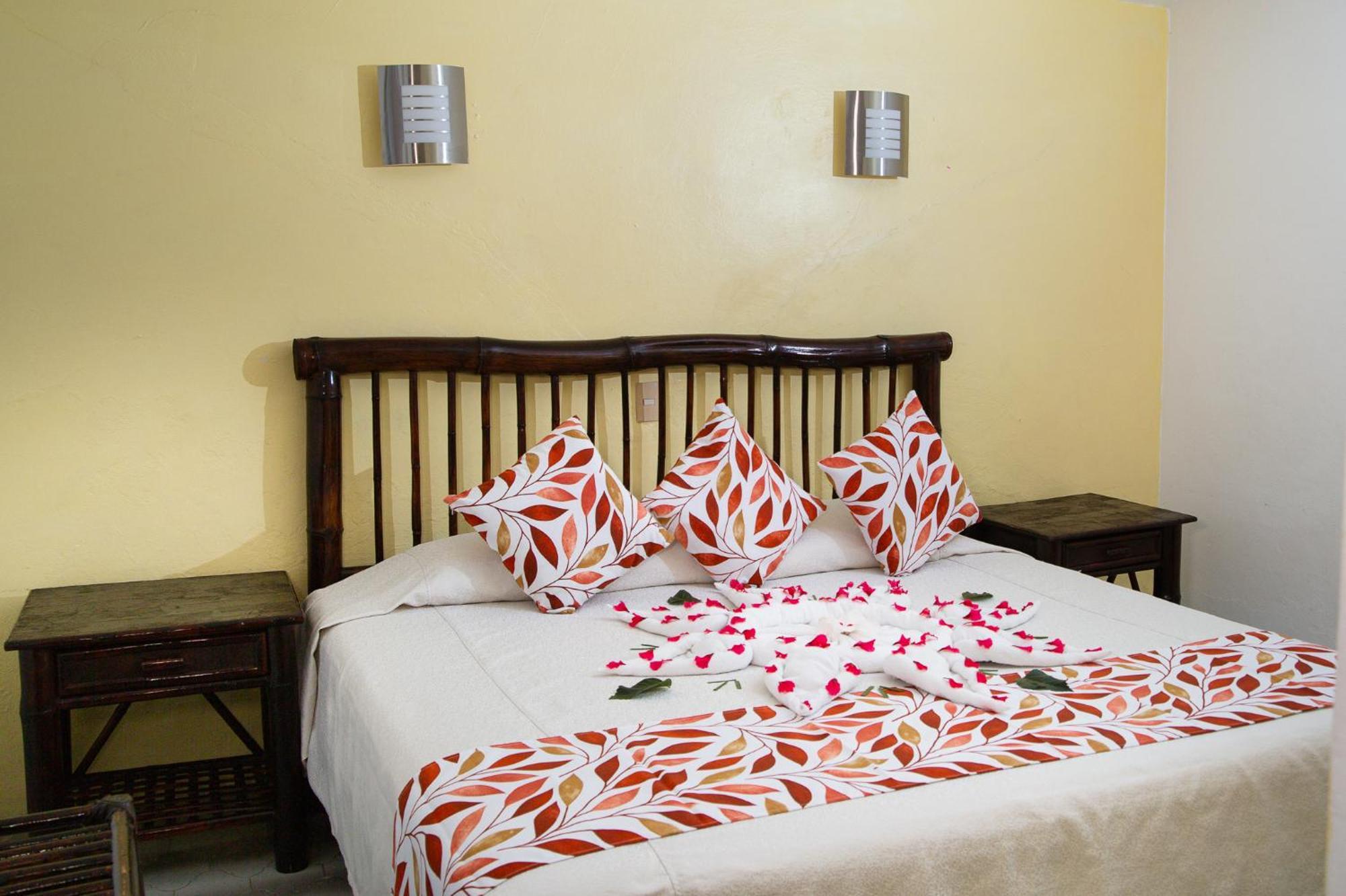 Hotel Zihua Caracol ซีฮัวตาเนโค ภายนอก รูปภาพ